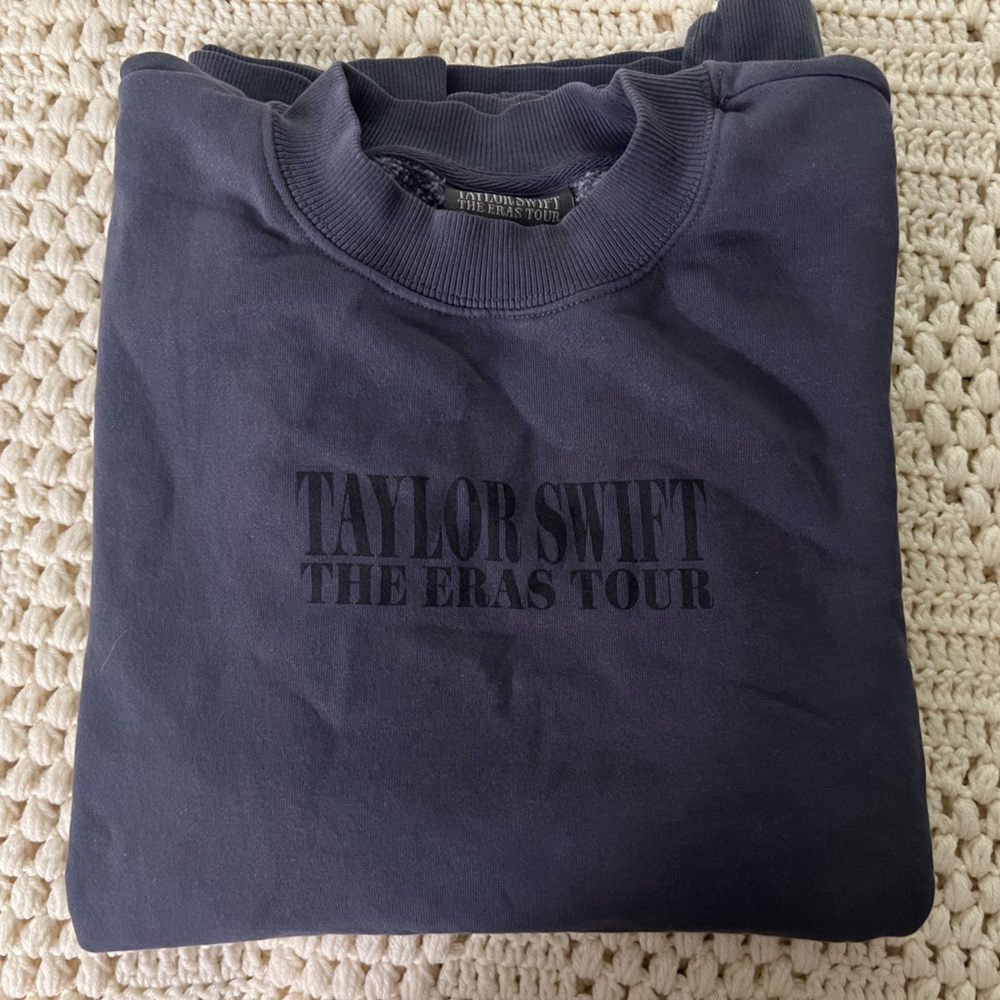 Taylor Swift Eras Tour Blue Crewneck Sweatshirt Official Merch Size Medium New - Picture 2 of 6